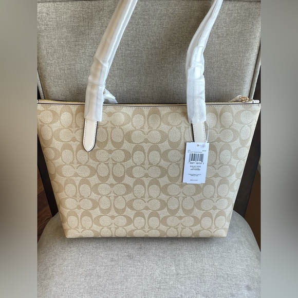 NWT！2PCS COACH ZIP TOP TOTE IN SIGNATURE CANVAS（4455）AND ID CARD CASE WALLET - Picture 3 of 16
